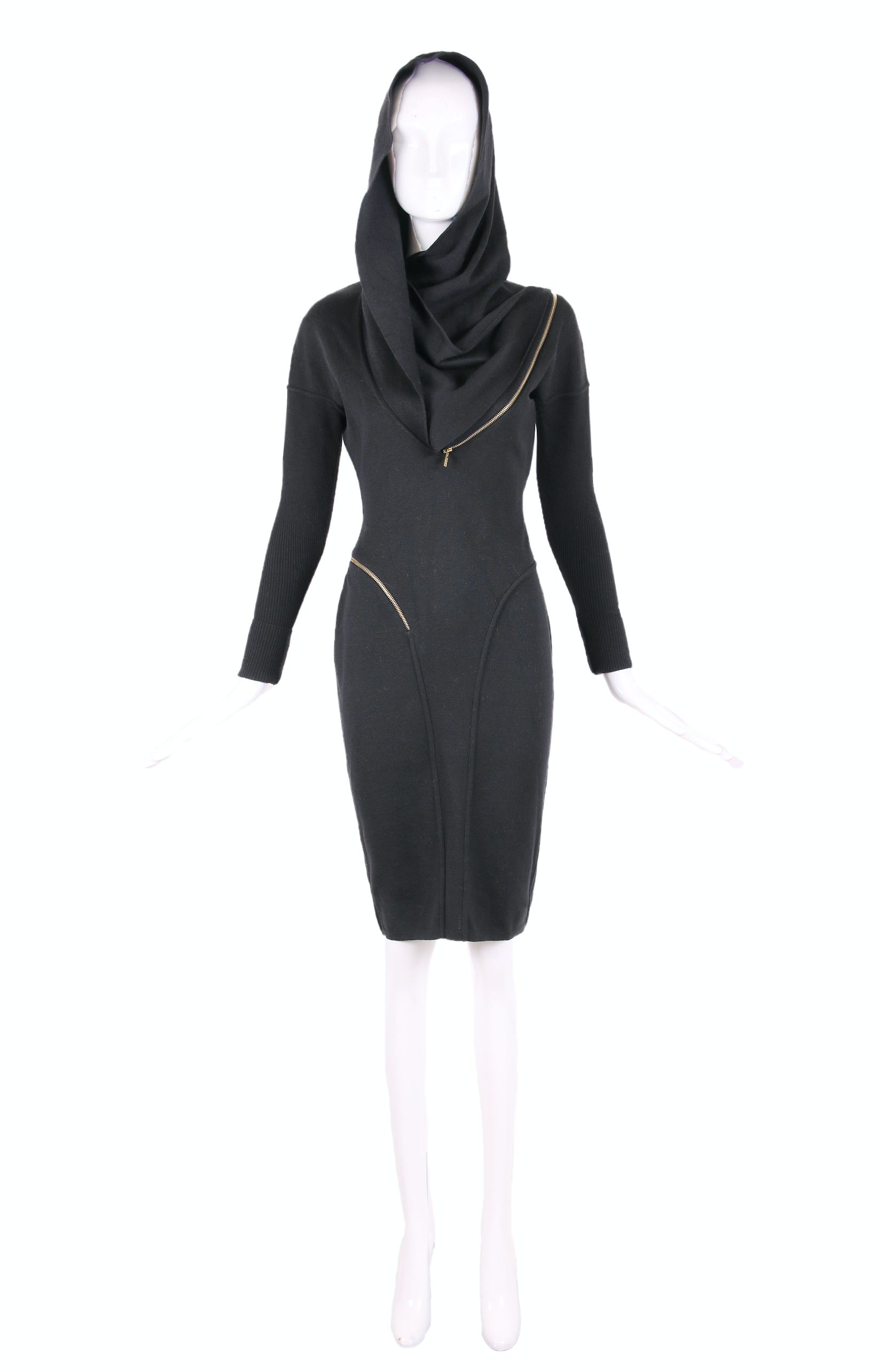 【ALAIA直営店】ROBE A CAPUCHE EN MAILLE COTELEE ALAÏA ROBE PATINEUSE EN MAILLE CÔTELÉE | ALAÏA FR